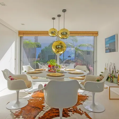 Villa Impeccable 4-Bed Villa