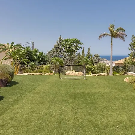 Impeccable 4-Bed Villa